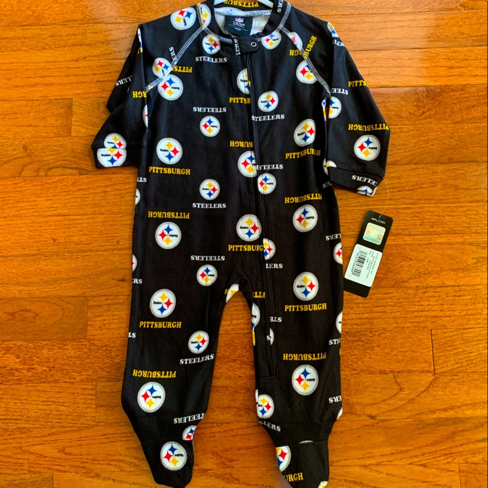 Pittsburg Steelers footed sleeper 6-9 months